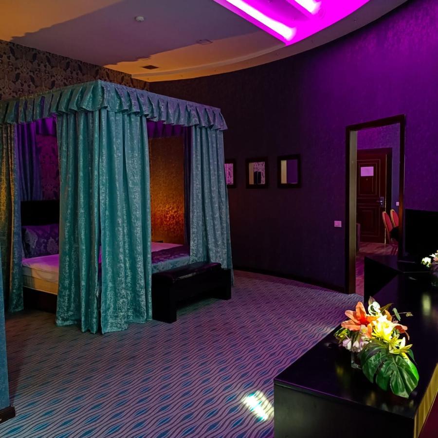 Cinema Plaza Hotel Baku Exterior foto