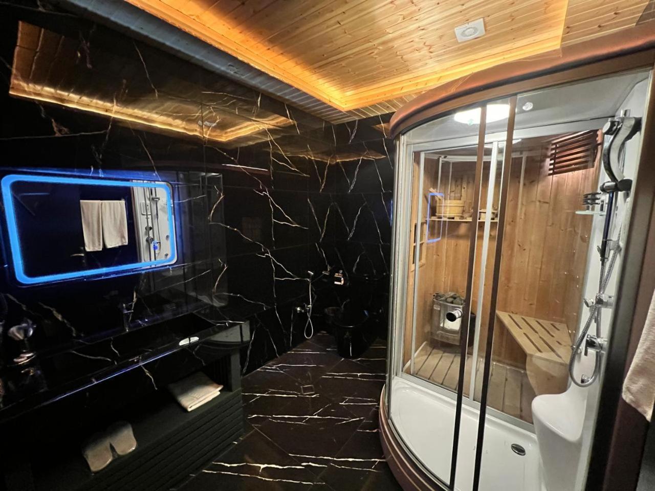 Cinema Plaza Hotel Baku Exterior foto