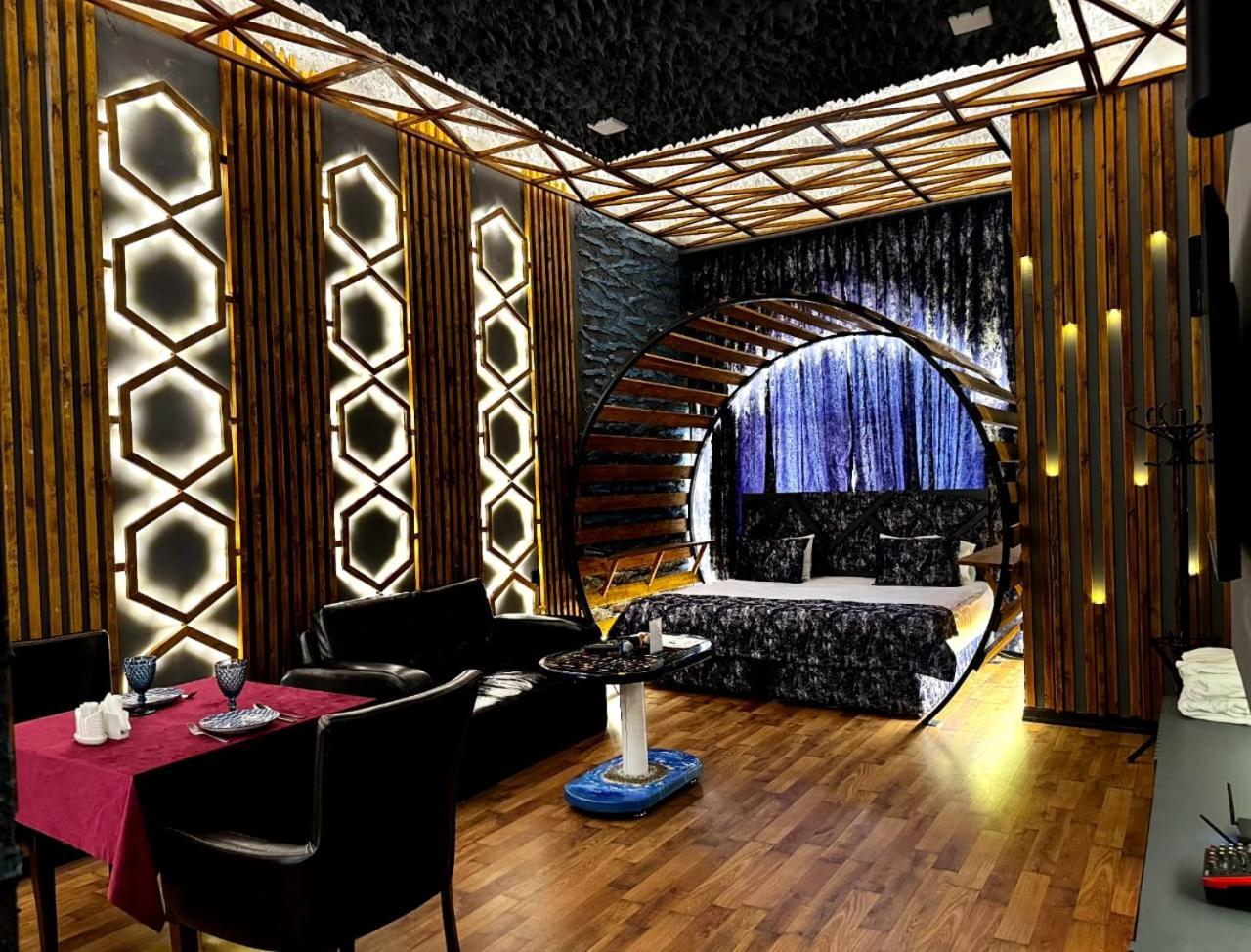 Cinema Plaza Hotel Baku Exterior foto